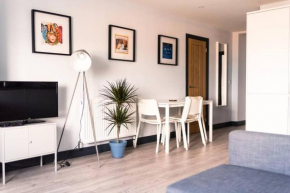 The Seaview Apartment - Margate Beach - By Goldex Coastal Breaks